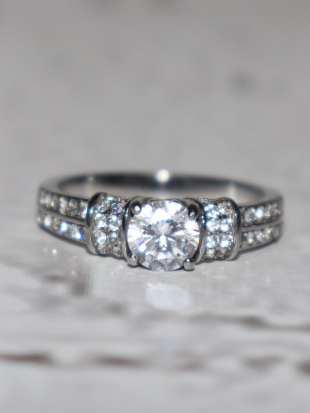 ✨ Silver Round‑Center CZ Ring · Size 10.5 Brilliant center stone · Side accents